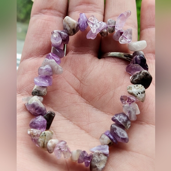 Genuine Amethyst Chip Stretch Crystal Gemstone Bracelets - Picture 3 of 4